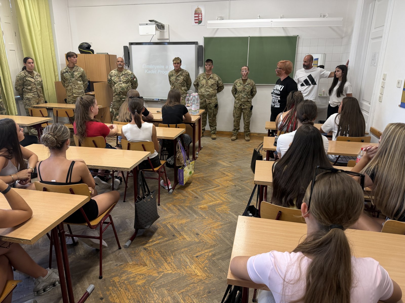 Ismerkedéssel és játékos programokkal kezdődött a tanév a Pápai Közgázban