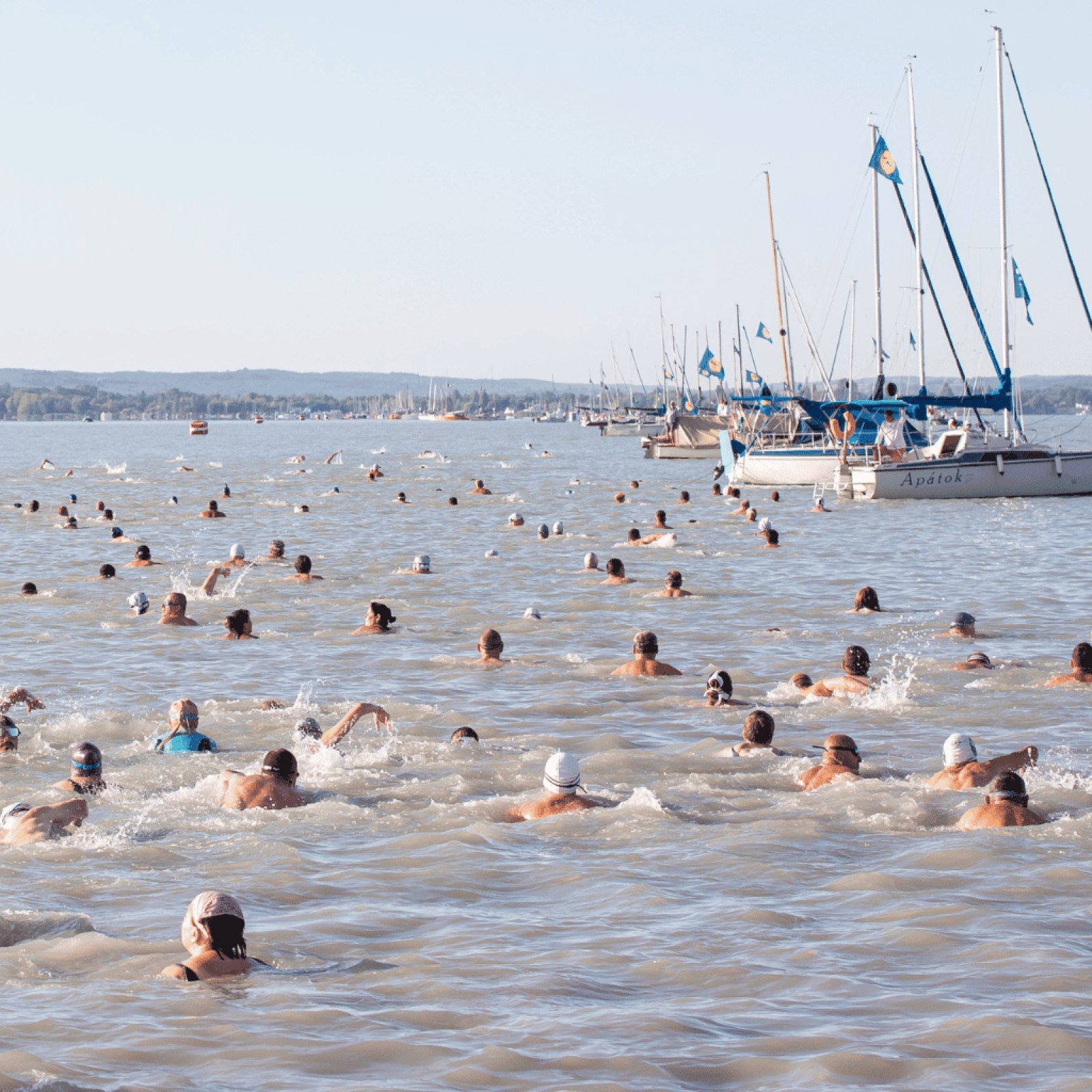 Nem kedvez az időjárás - Másodszor is halasztják a Balaton-átúszást